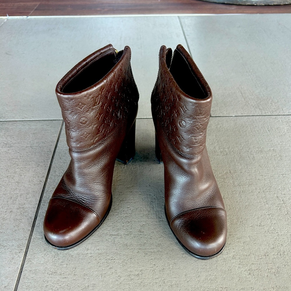 Louis Vuitton - Brown cuffed Monogram Bootie - Size 40